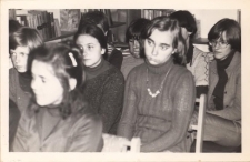 Inauguracja Dni Kultury, Oświaty, Książki i Prasy - młodzież podczas wykładu , 1978 r. [Dokument ikonograficzny]