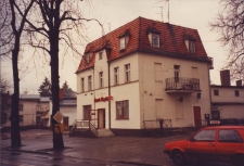 Budynki przy ul. Dworcowej w Obornikach Śląskich: Bank Śląski, 1998 r. (fot. 4) [Dokument ikonograficzny]