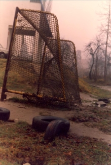 Osiedle Spółdzielni Mieszkaniowej Lokatorsko-Własnościowej w Trzebnicy przy ul. M. Skłodowskiej-Curie w Obornikach Śląskich, 1997 r. (fot. 14) [Dokument ikonograficzny]