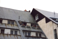 Osiedle Spółdzielni Mieszkaniowej Lokatorsko-Własnościowej w Trzebnicy przy ul. M. Skłodowskiej-Curie w Obornikach Śląskich, 1997 r. (fot. 17) [Dokument ikonograficzny]