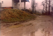 Osiedle Spółdzielni Mieszkaniowej Lokatorsko-Własnościowej w Trzebnicy przy ul. M. Skłodowskiej-Curie w Obornikach Śląskich, 1997 r. (fot. 24) [Dokument ikonograficzny]