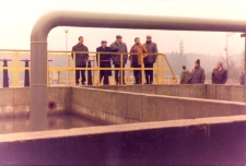 Otwarcie oczyszczalni ścieków przy ul. Grunwaldzkiej w Obornikach Śląskich, 9.12.1997 r. (fot. 1) [Dokument ikonograficzny]