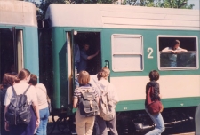 Stacja kolejowa w Obornikach Śląskich przed przebudową, peron 1, wrzesień 1998 r. (fot. 7) [Dokument ikonograficzny]