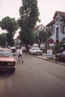 Targowisko w Obornikach Śląskich przy ul. Łokietka, wrzesień 1998 r. (fot. 5) [Dokument ikonograficzny]