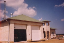 Uraz po powodzi w 1997 r. - budowa szkoły i remizy strażackiej w latach 1998-1999 (fot. 12) [Dokument ikonograficzny]