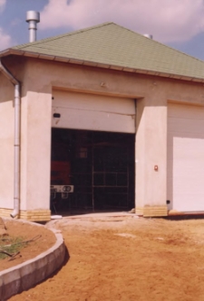 Uraz po powodzi w 1997 r. - budowa szkoły i remizy strażackiej w latach 1998-1999 (fot. 13) [Dokument ikonograficzny]