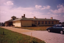 Uraz po powodzi w 1997 r. - budowa szkoły i remizy strażackiej w latach 1998-1999 (fot. 15) [Dokument ikonograficzny]