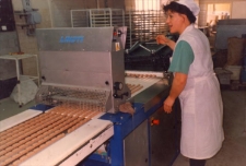 Spółdzielnia Zakłady Wyrobów Cukierniczych „Miś” w Obornikach Śl., 1998 r. (fot. 4) [Dokument ikonograficzny]