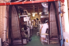 Spółdzielnia Zakłady Wyrobów Cukierniczych „Miś” w Obornikach Śl., 1998 r. (fot. 10) [Dokument ikonograficzny]