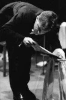 Stara kobieta wysiaduje (fot. 14) [Dokument ikonograficzny]