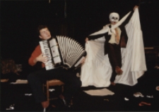 Zabawa (fot. 11) [Dokument ikonograficzny]