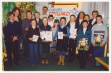 Tajemniczy świat legend – konkurs czytelniczy zorganizowany przez Bibliotekę im. J. Iwaszkiewicza i Obornicki Ośrodek Kultury dla uczniów szkół podstawowych z Obornik Śląskich, Osolina i Pęgowa, 19.11.2003 r. (fot. 2) [Dokument ikonograficzny]