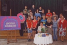 Spotkanie autorskie Grażyny Bąkiewicz z uczniami obornickiego gimnazjum podczas VIII Dolnośląskich Spotkań Pisarzy: Z książką na walizkach, 1.06.2011 r. (fot. 3) [Dokument ikonograficzny]