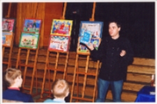 Spotkanie autorskie z Grzegorzem Kasdepke, 24.03.2003 r. (fot. 2) [Dokument ikonograficzny]