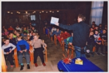 Spotkanie autorskie z Grzegorzem Kasdepke, 24.03.2003 r. (fot. 4) [Dokument ikonograficzny]