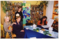 Spotkanie autorskie z Wandą Chotomską, 25.11.2002 r. (fot. 2) [Dokument ikonograficzny]