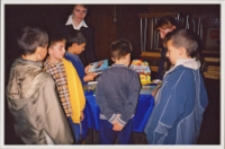 Spotkanie autorskie z Wandą Chotomską, 6.10.2003 r. (fot. 9) [Dokument ikonograficzny]