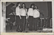 Gminne eliminacje konkursu piosenki radzieckiej w Obornickim Ośrodku Kultury, 20.02.1976 r. (fot. 4) [Dokument ikonograficzny]