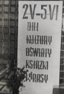Ogłoszenie z okazji Dni Oświaty, Książki i Prasy w holu Obornickiego Ośrodka Kultury, 2-5.06.1977 r. [Dokument ikonograficzny]