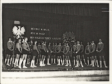 Występ zespołu „Estrada Harcerska - Pęgów” z Wiejskiego Ośrodka Kultury w Pęgowie z okazji Dnia Zwycięstwa w Obornickim Ośrodku Kultury, 9.05.1978 r. [Dokument ikonograficzny]