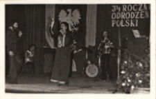 Występ Reginy Pisarek z zespołem „Korale” z okazji „34. Rocznicy Odrodzenia Polski” w Obornickim Ośrodku Kultury, 20.07.1978 r. [Dokument ikonograficzny]