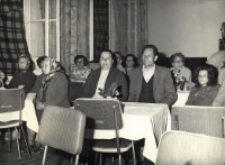 Uczestnicy warsztatów aktorskich podczas V Obornickich Spotkań Filmowo-Literackich, 8.06.1980 r. [Dokument ikonograficzny]