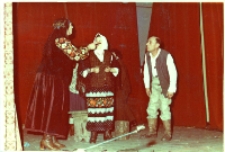 Widowisko przygotowane przez mieszkańców wsi Bagno na „Herodiadę” w Cieszkowie (gmina Milicz), 24.01.1984 r. (fot. 3) [Dokument ikonograficzny]