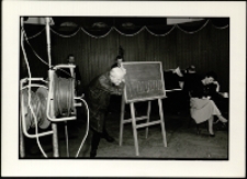 Proszę dzwonić (fot. 1) [Dokument ikonograficzny]