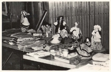 Wystawa prac dziecięcych w Klubie &bdquo;Miniaturka&rdquo;, czerwiec 1984 r. [Dokument ikonograficzny]