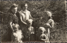 Zdjęcie w obornickim lasku pomiędzy torami a ul. Dunikowskiego, 20.07.1953 r. [Dokument ikonograficzny]