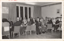 Wieczorek taneczny Klubu Seniora w Miejskim Międzyzakładowym Domu Kultury w Obornikach Śląskich, 3.01.1974 r. (fot. 4) [Dokument ikonograficzny]