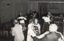 Pięciolecie działalności Klubu Seniora w Obornikach Śląskich, 28.06.1977 r. (fot. 4) [Dokument ikonograficzny]