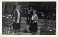 IV Wystawa Kompozycji Kwiatowych, zorganizowana przez Klub Seniora w sali widowiskowej Obornickiego Ośrodka Kultury, 10.09.1977 r. (fot. 4) [Dokument ikonograficzny]