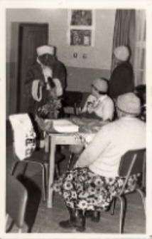 Impreza mikołajkowa w świetlicy w Piekarach, 8.12.1988 r. (fot. 1) [Dokument ikonograficzny]