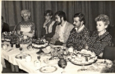 Uroczystości zakończenia imprezy „Szkoła Zdrowia” w świetlicy Koła Gospodyń Wiejskich w Piekarach, 19.12.1989 r. (fot. 3) [Dokument ikonograficzny]