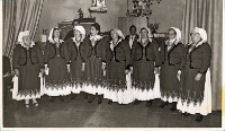 Uroczystości zakończenia imprezy „Szkoła Zdrowia” w świetlicy Koła Gospodyń Wiejskich w Piekarach, 19.12.1989 r. (fot. 4) [Dokument ikonograficzny]