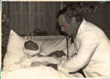 Uroczystości zakończenia imprezy „Szkoła Zdrowia” w świetlicy Koła Gospodyń Wiejskich w Piekarach, 19.12.1989 r. (fot. 5) [Dokument ikonograficzny]