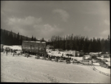 Pod wyciągiem w Szklarskiej Porębie [Dokument ikonograficzny]