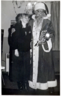 Impreza mikołajkowa w świetlicy Koła Gospodyń Wiejskich w Piekarach, 5.12.1990 r. (fot. 3) [Dokument ikonograficzny]