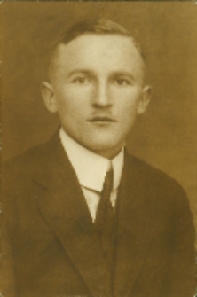 Zdjęcie portretowe Wacława Urbańskiego wykonane w 1920 r. [Dokument Ikonograficzny]