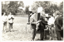 Festyn w Skarszynie w gminie Trzebnica, zorganizowaney z okazji Święta Ludowego, 22.05.1988 r. (fot. 2) [Dokument ikonograficzny]