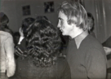 Spotkanie towarzyskie zorganizowane w Pęgowie na pożegnanie poborowych, 25.10.1977 r. (fot. 1) [Dokument ikonograficzny]