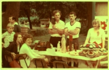 Zdjęcie stoiska Osoli na eliminacjach Turnieju „Kolorowe Wsie” w Obornikach Śląskich, wrzesień 1983 r. [Dokument ikonograficzny]