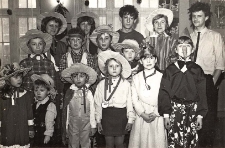 Zdjęcia z balu przebierańców dla dzieci w Klubie Rolnika w Osoli, 2.02.1986 r. [Dokument ikonograficzny]