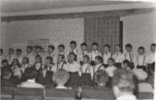 Akademia z okazji Dnia Kobiet : występ dzieci, 6.03.1970 r. [Dokument ikonograficzny]