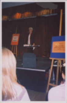 Konkurs na bajkę lub baśń w Bibliotece im. Jarosława Iwaszkiewicza, ok. 2003 r. (fot. 2) [Dokument ikonograficzny]