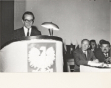 Uroczysta sesja Miejskiej Rady Narodowej w Obornikach Śląskich, ok. 1964-1966 r. (fot. 1) [Dokument ikonograficzny]
