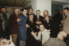 Audiencja. Wernisaż (fot. 8) [Dokument ikonograficzny]