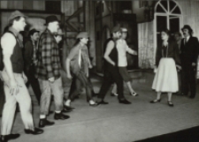 Boso, ale w ostrogach (fot. 1) [Dokument ikonograficzny]