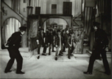 Boso, ale w ostrogach (fot. 2) [Dokument ikonograficzny]